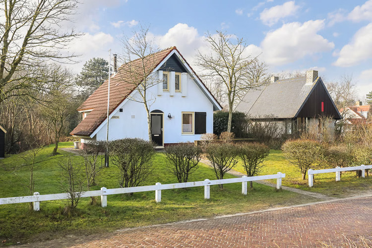 Idica vakantiehuis Schiermonnikoog voorzijde badweg voortuin