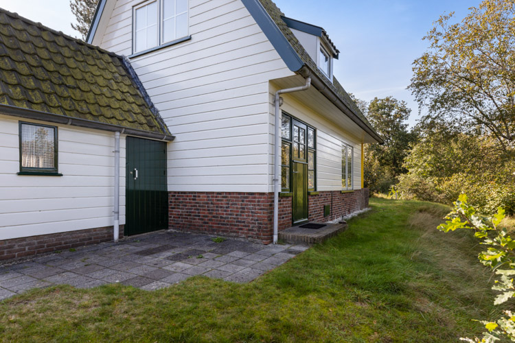 kijkduin vakantiehuisje op schiermonnikoog voordeur achterom