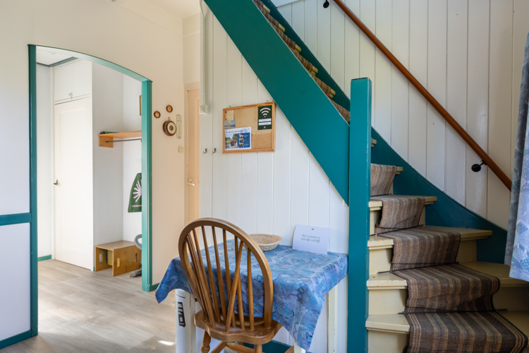 kijkduin vakantiehuisje op schiermonnikoog hal keuken