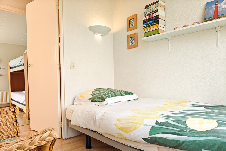 vakantiehuis bungalow Schiermonnikoog Les Quatre Saisons een persoons slaapkamer
