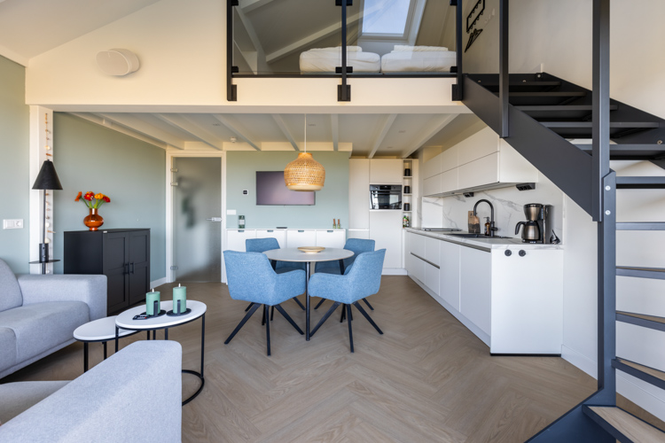 Noderstraun 82 woonkamer zithoek open keuken