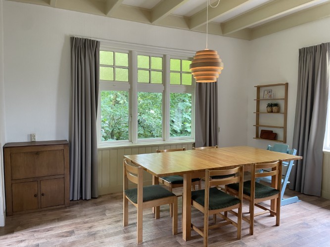 Thoogheem eettafel