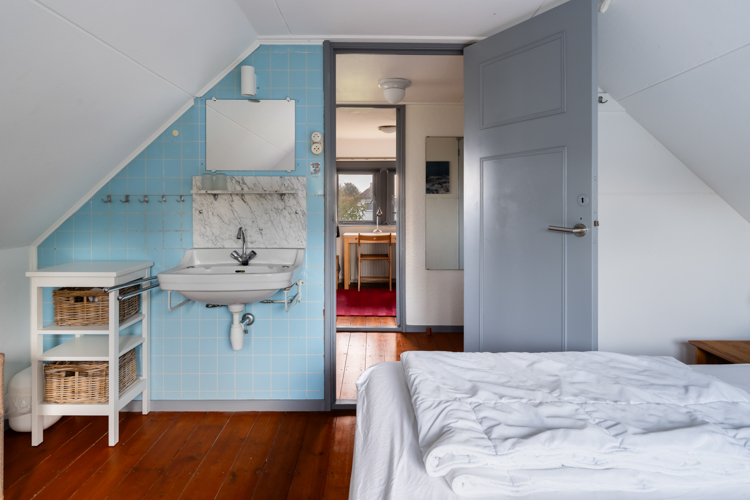 Winterkoning vakantiehuis Schiermonnikoog tweepersoons slaapkamer overloop