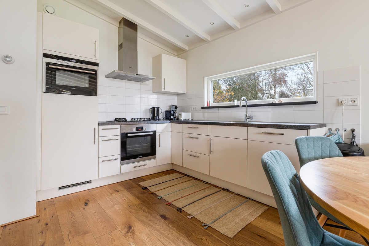 interieur open keuken hilghehorn bungalow schiermonnikoog