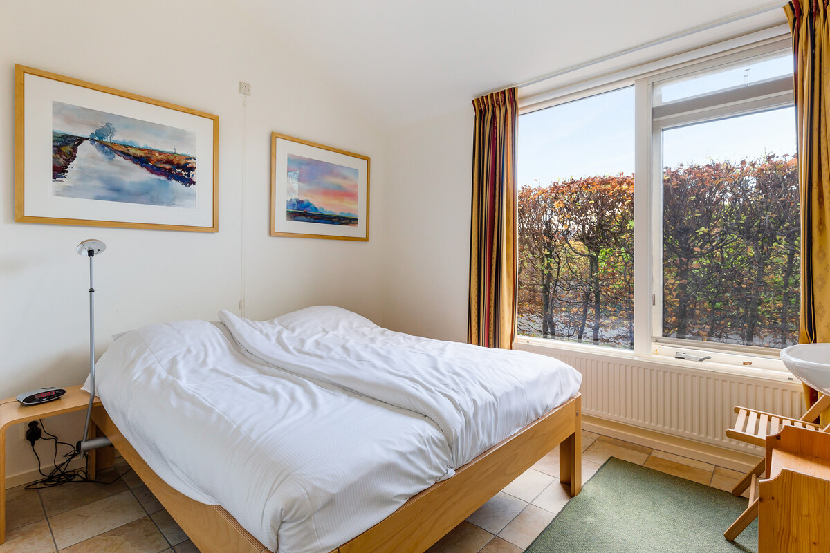 slaapkamer tweepersoons bungalow schiermonnikoog