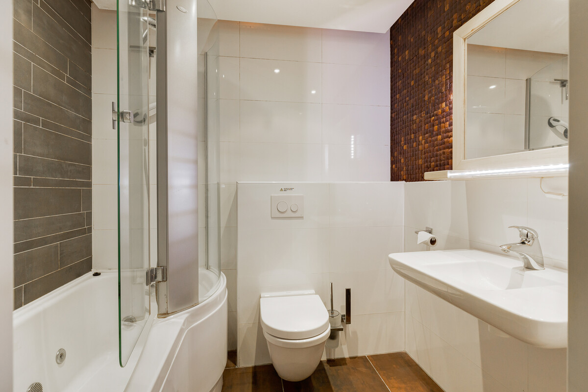 badkamer whirlpool bubbelbad vakantiehuis Schiermonnikoog cardium