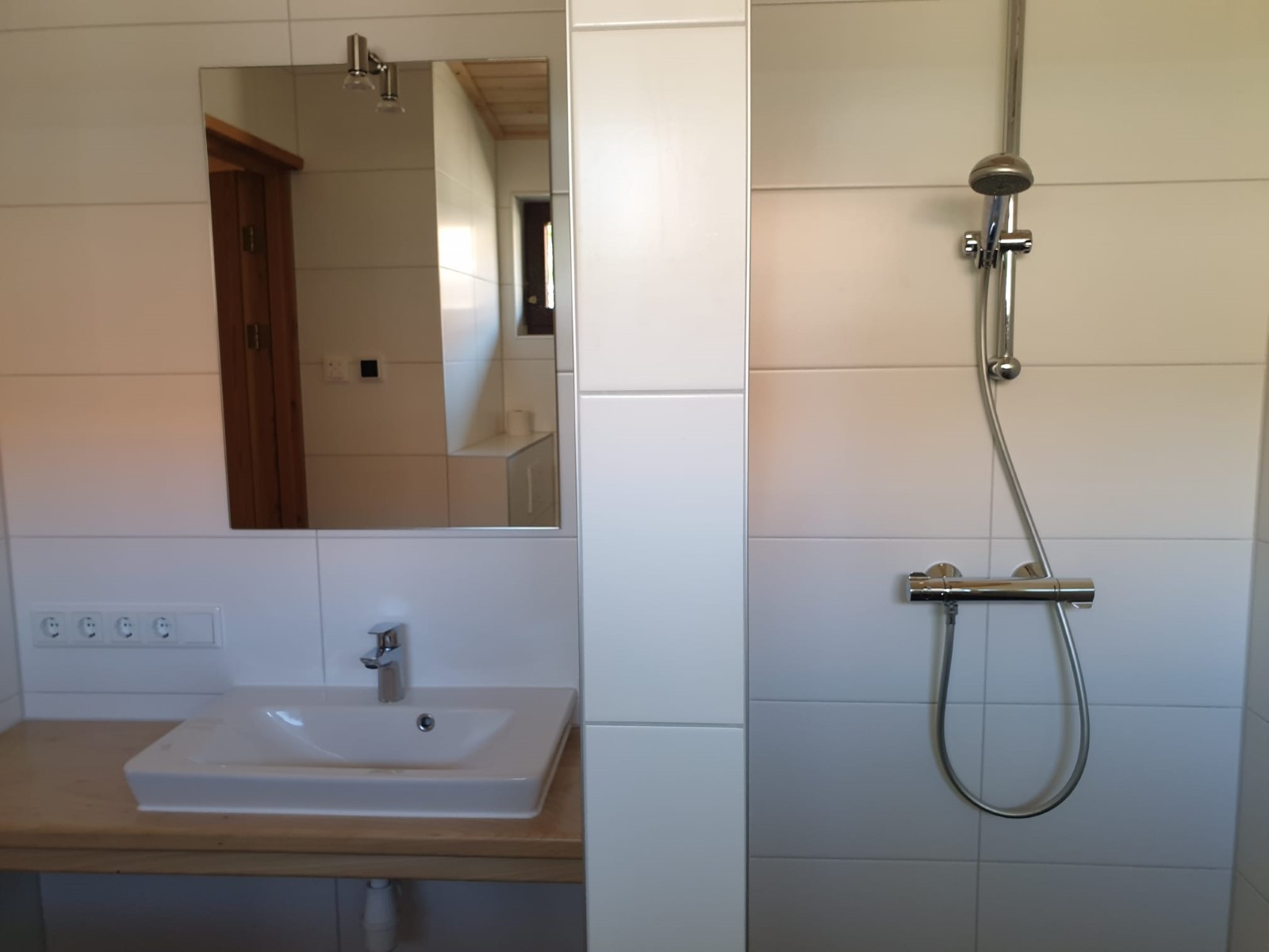 Douche badkamer Paardebloem vakantiehuis Schiermonnikoog
