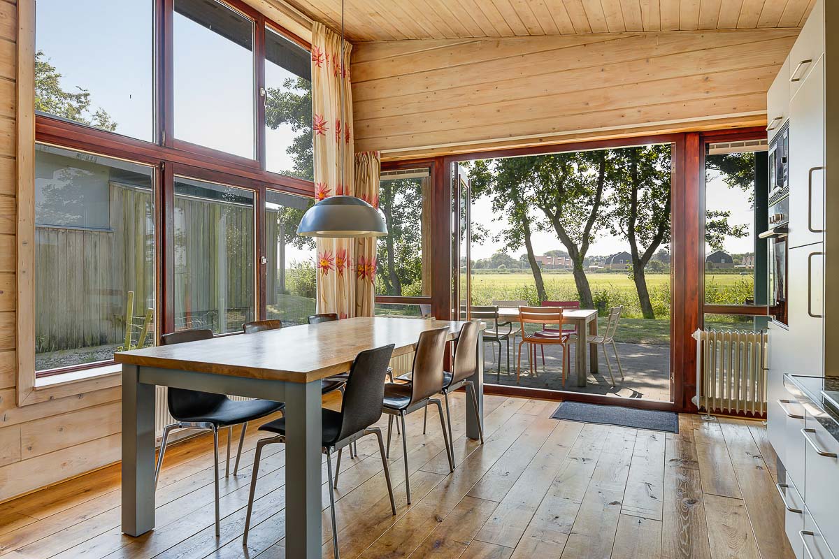  Eetkamer Paardebloem vakantiehuis Schiermonnikoog