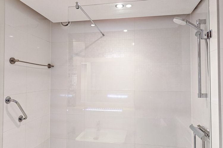 interieur huisje schiermonikoog metula badkamer douche